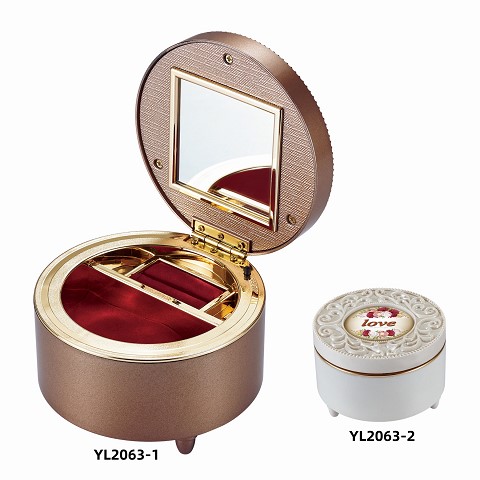 <img src='photo/2025/TK097676.jpg'width='400' height='300'>